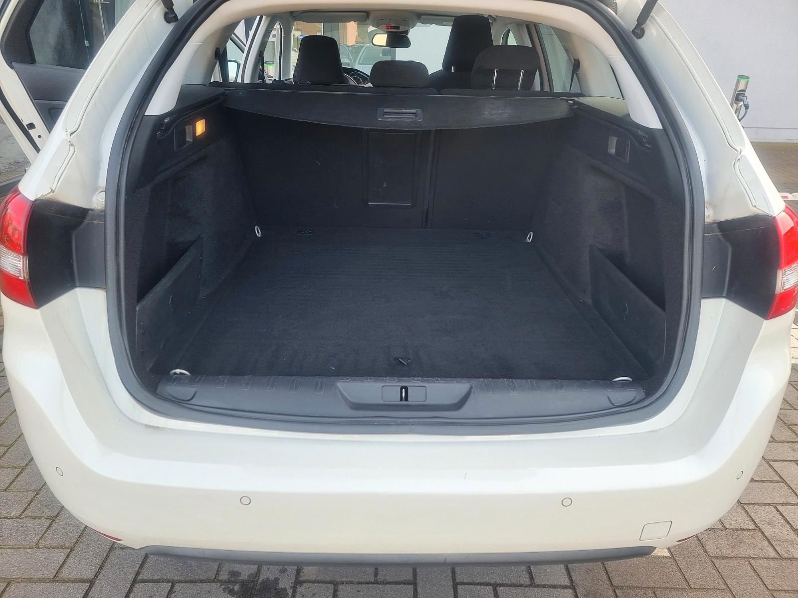 Peugeot 308 SW Allure NAVI KAMERA TEMP SITZH LED PDC ALU