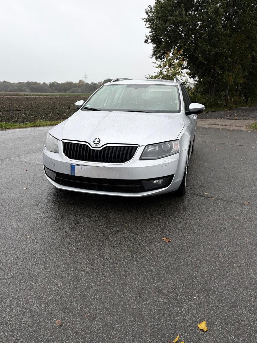 Skoda Octavia 2013 — interior