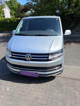 Volkswagen T6 Multivan - silberne Volkswagen T6 Multivan