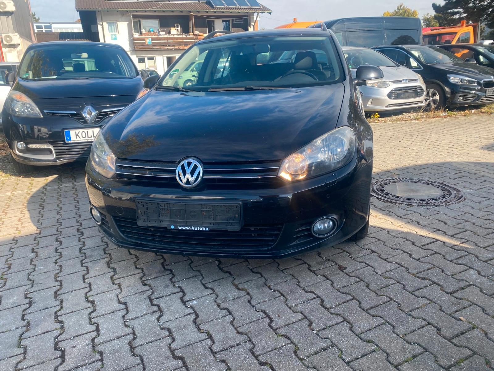 Volkswagen Golf 2011 — rear view