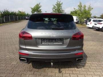 Porsche Cayenne - 5