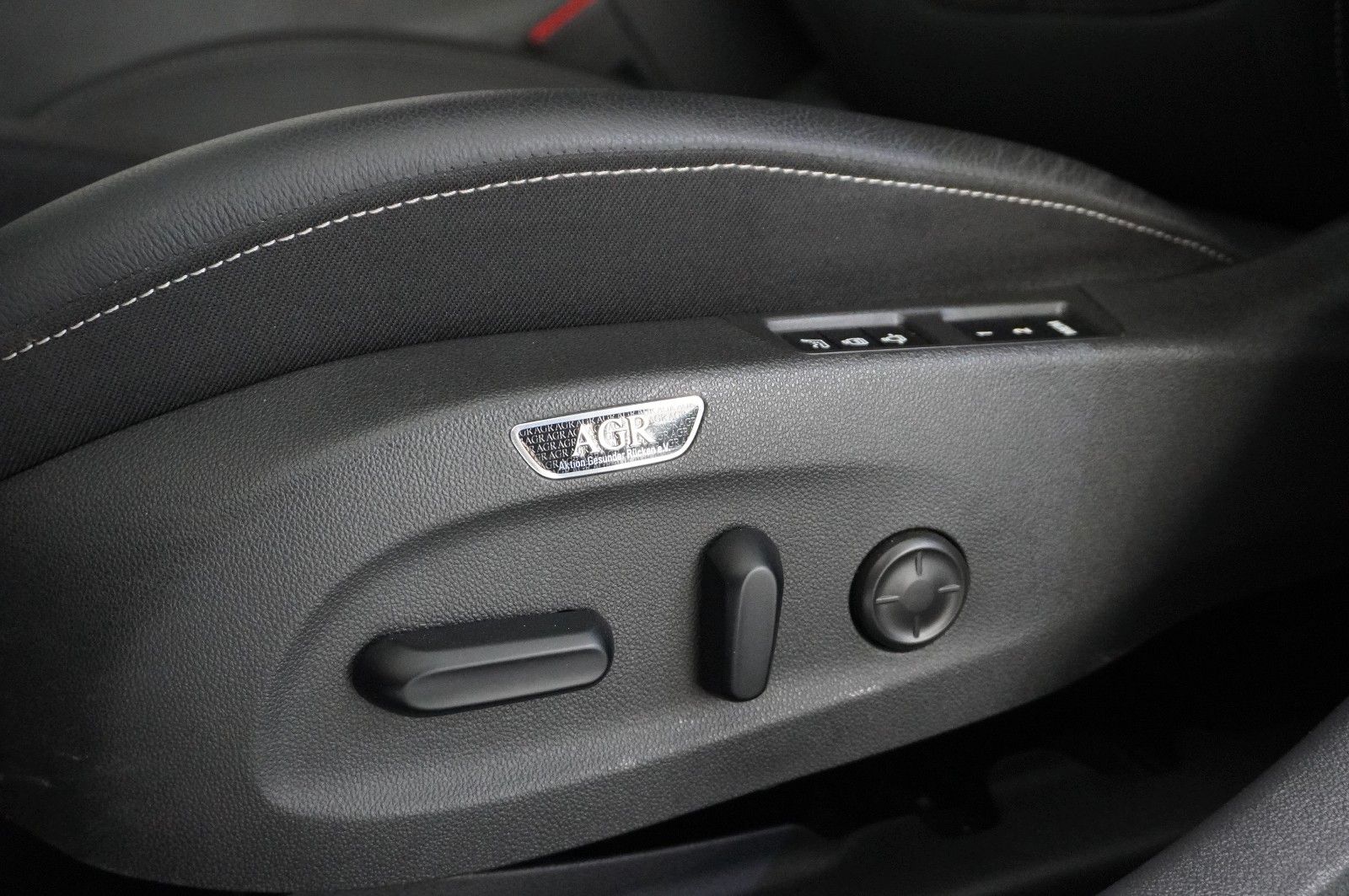 Fahrzeugabbildung Opel Insignia B ST 2.0D ULTIMATE NAVI/LED/OPC/VIRTU.