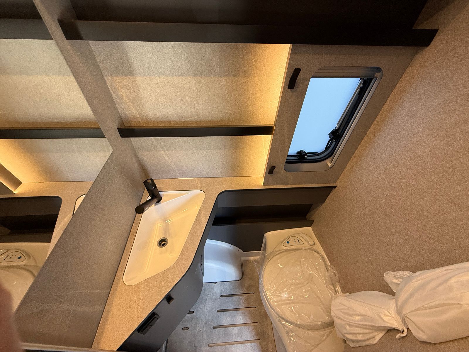 Fahrzeugabbildung HYMER / ERIBA / HYMERCAR Feeling 442 - 2026