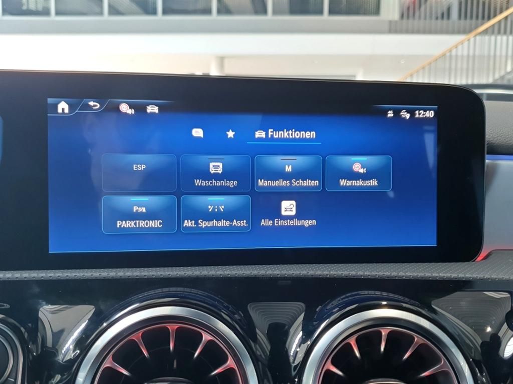 Fahrzeugabbildung Mercedes-Benz A 180 Kompaktlimousine AMG Line*Night Paket*LED