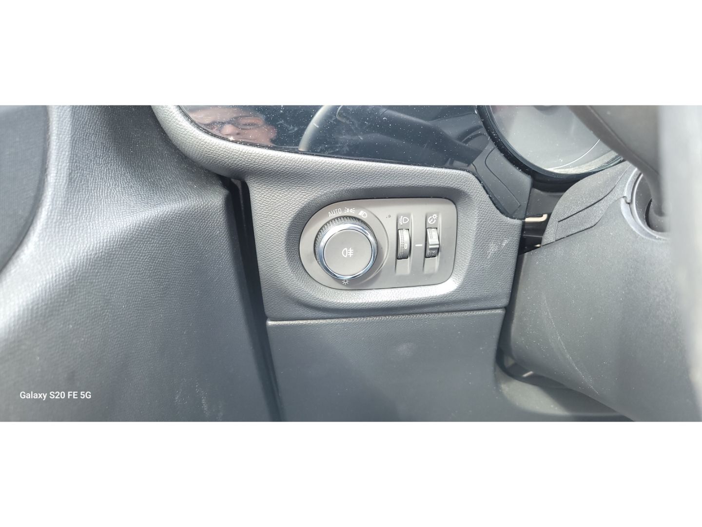 Fahrzeugabbildung Opel Corsa F kleiner Flitzer mit Allwetter