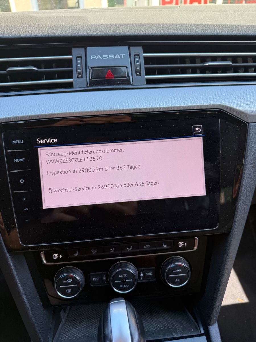 VW Passat Variant 2.0 TDI SCR DSG Business Vari...