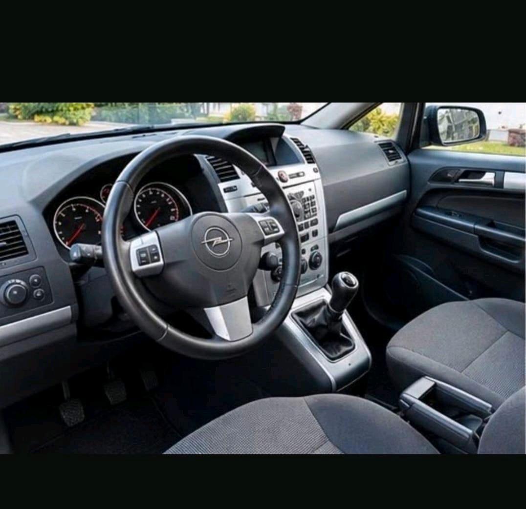 Opel Zafira 2012 — photo 6