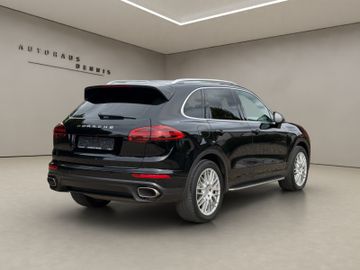 Porsche Cayenne - 4