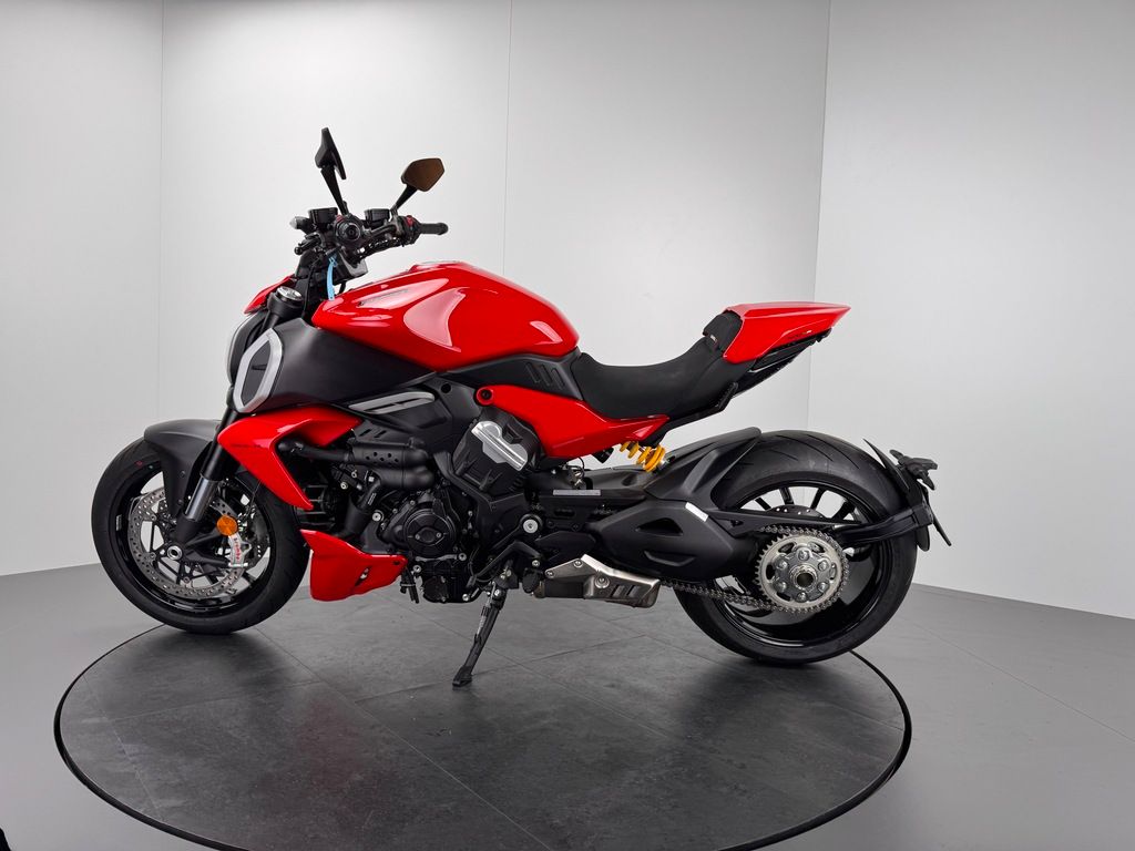 Fahrzeugabbildung Ducati DIAVEL V4 *0KM