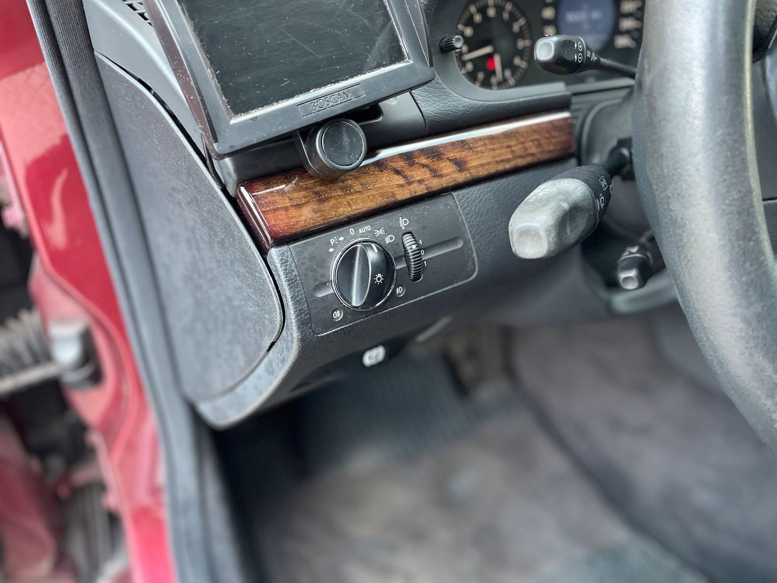 Mercedes-Benz E200 2004 — photo 8