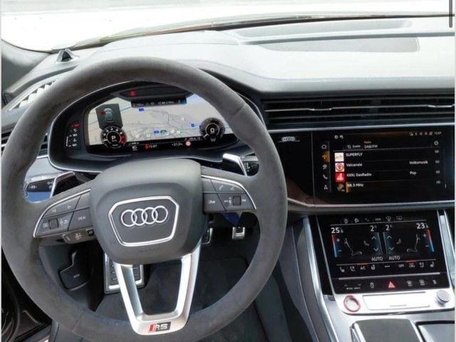 Fahrzeugabbildung Audi RS Q8 performance 4.0 TFSI quattro Carbon