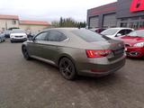 Skoda Superb Style/BI-XENON/NAVI/SH/PDC/TEMPO/KLIMAAUT - Skoda Superb mit Benzin-Antrieb: Limousine