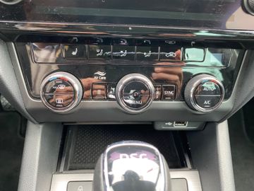 Fahrzeugabbildung SKODA Octavia 2.0 TDI GreenTec Soleil*Keyless*ACC*