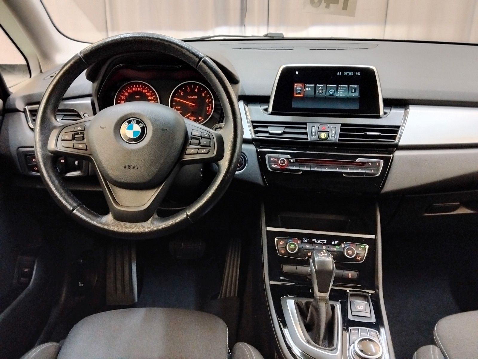 BMW 218 Active Tourer (06/2026, Benzin)