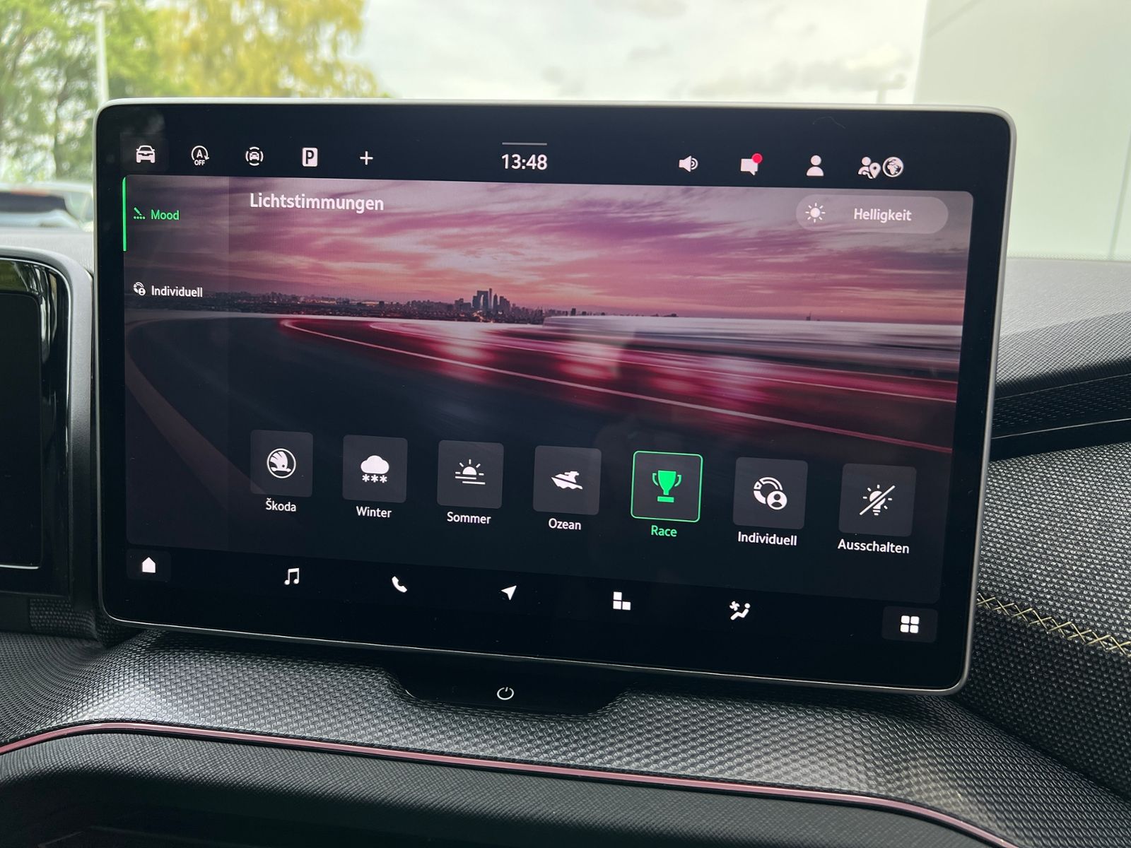 Fahrzeugabbildung SKODA Kodiaq  Selection 2.0 TDI DSG 4x4 * LED,Navi,AHK