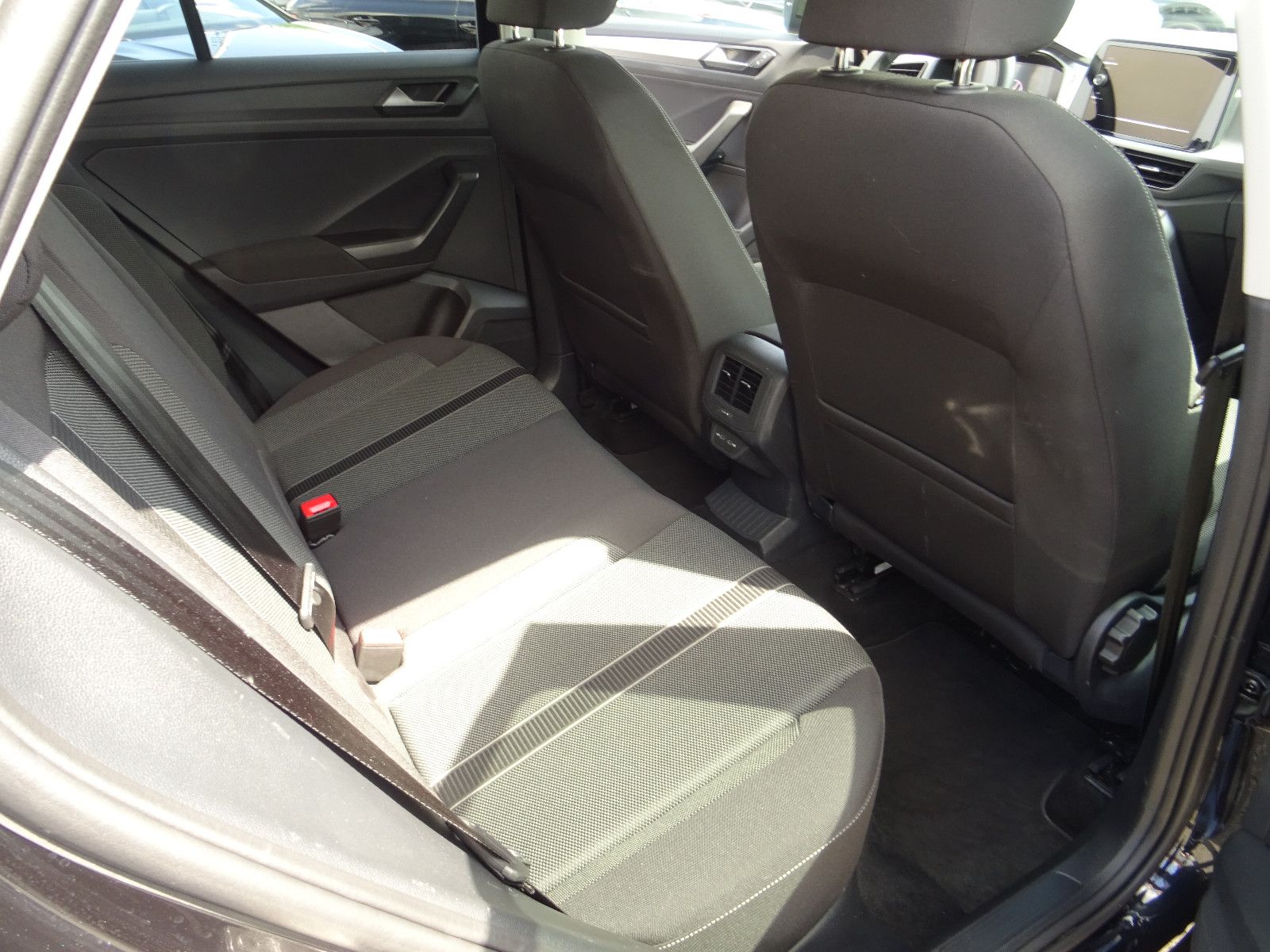 Volkswagen T-Roc 1.0 TSI Life Virt Led Navi/App PDC SHZ foto 10