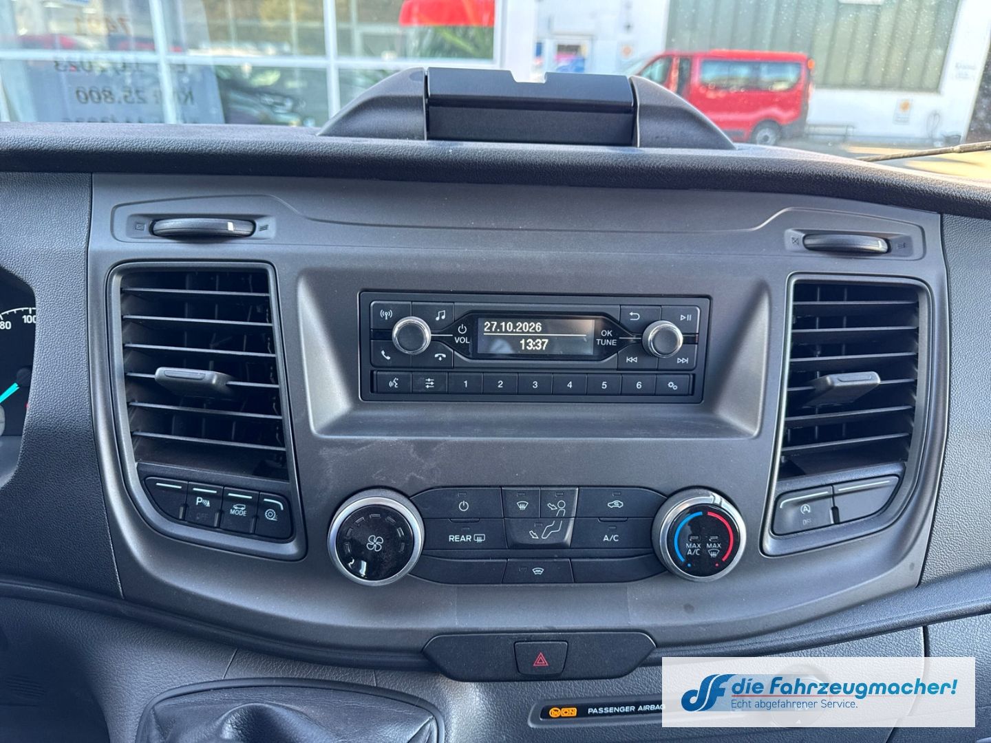Fahrzeugabbildung Ford Transit Kombi 350 L3 Trend Behindertengerecht*74