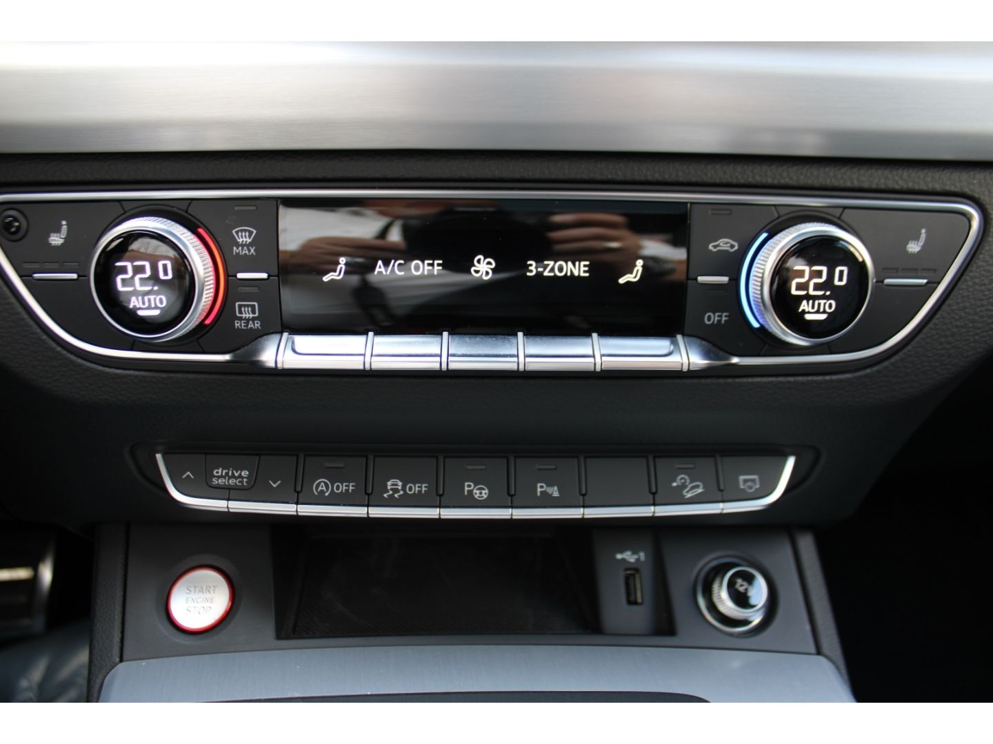 AUDI SQ5 3.0TDI quattro Matrix Pano B&O StHzg 8fach A - Image 27