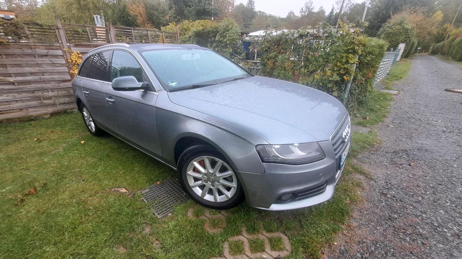 Audi A4 2010 — rear view