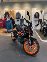 KTM 390 Duke  - KTM DUKE 390