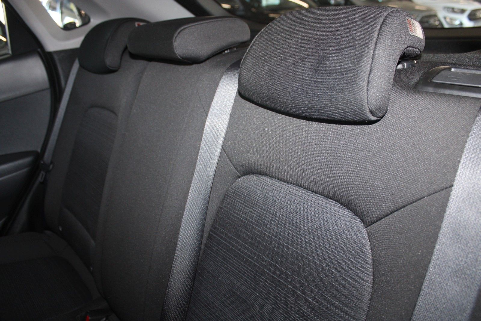 Fahrzeugabbildung Hyundai KONA 1.0 T-GDI KLIMA AHK Allwetter PDC Tempomat