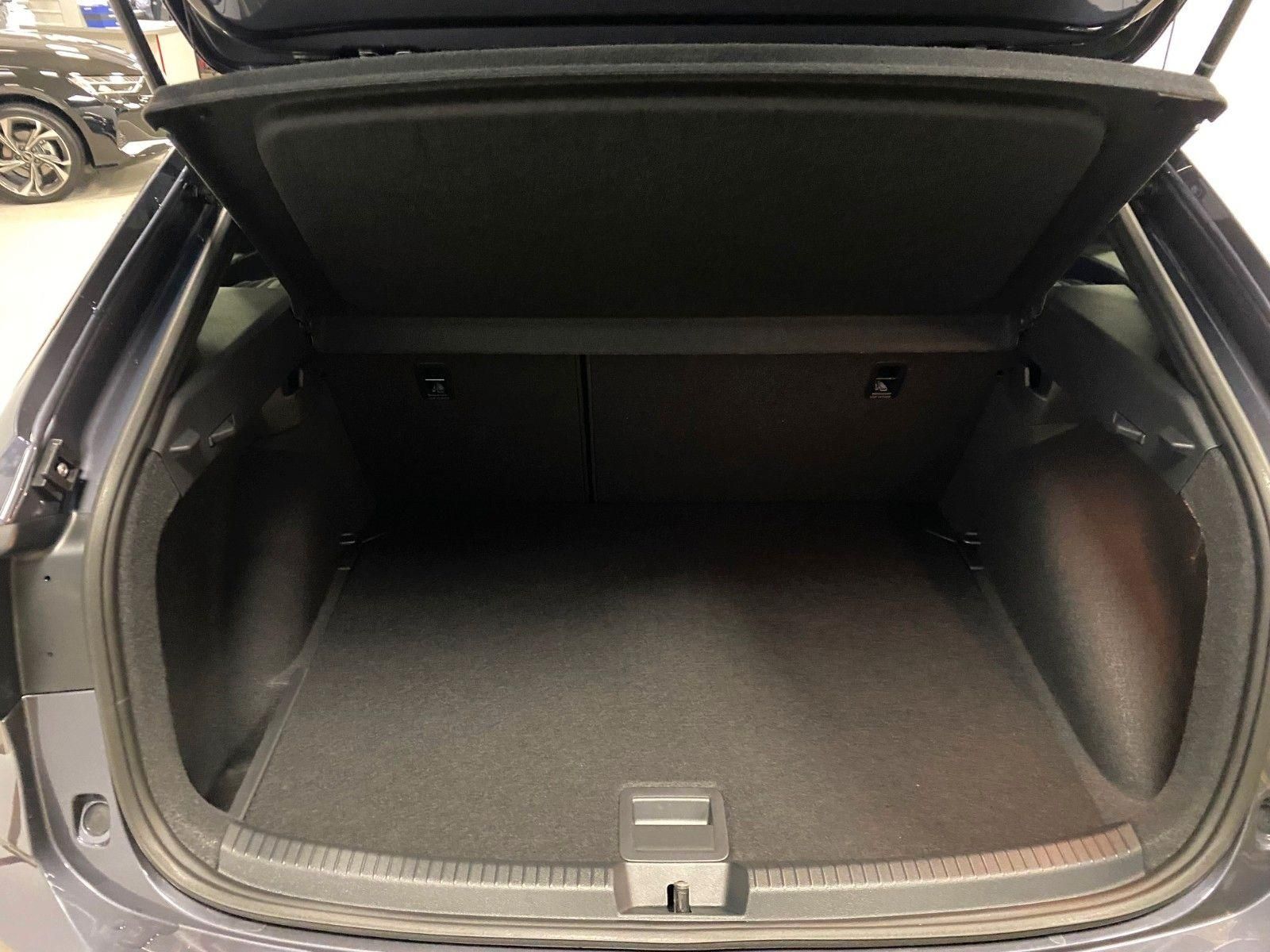 Fahrzeugabbildung Volkswagen Taigo 1.5 TSI OPF DSG R-Line+ MATRIX LED+ACC+18"