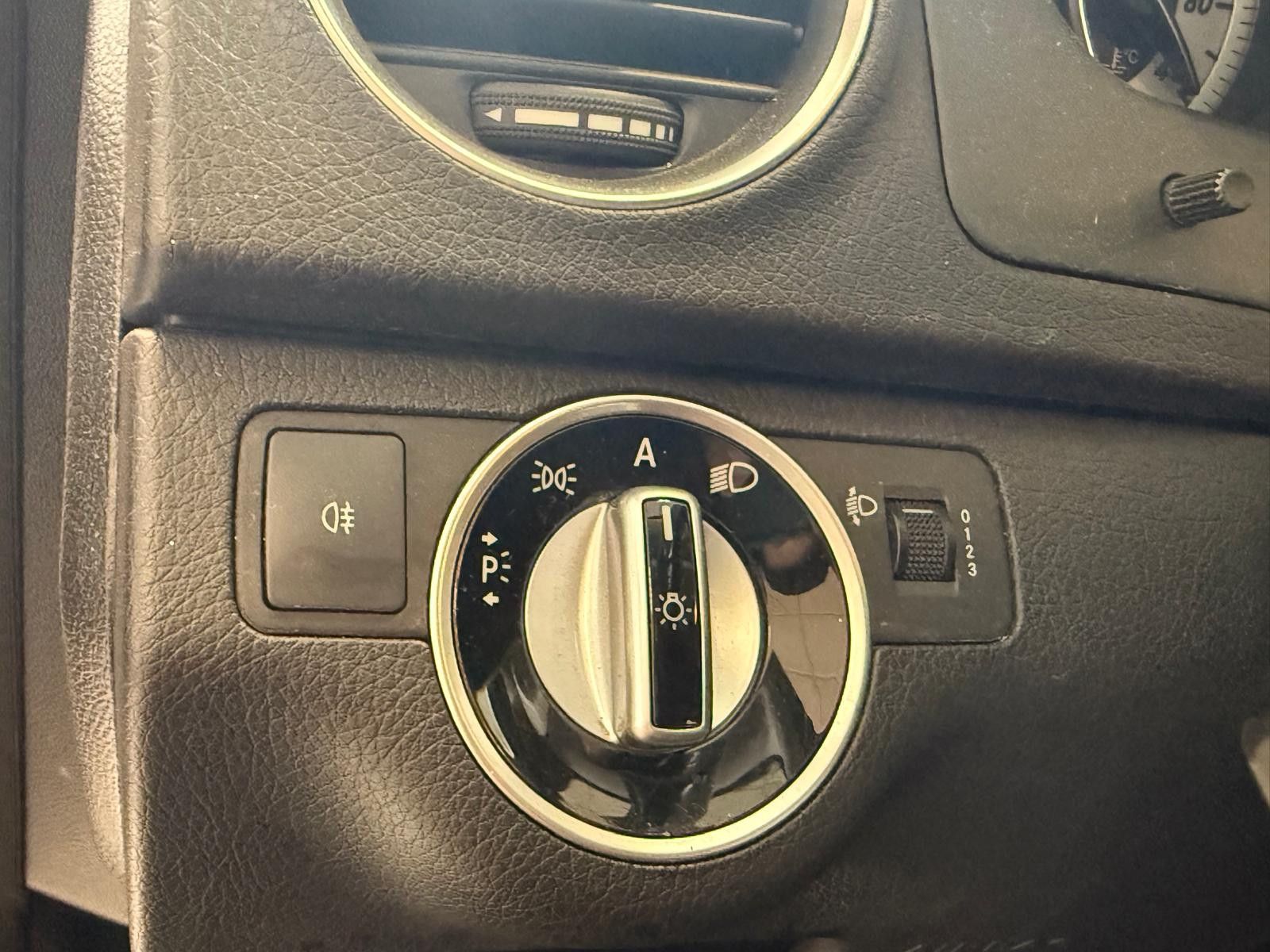 Fahrzeugabbildung Mercedes-Benz C 250 C -Klasse T-Modell/Navi/Klima/Tempomat