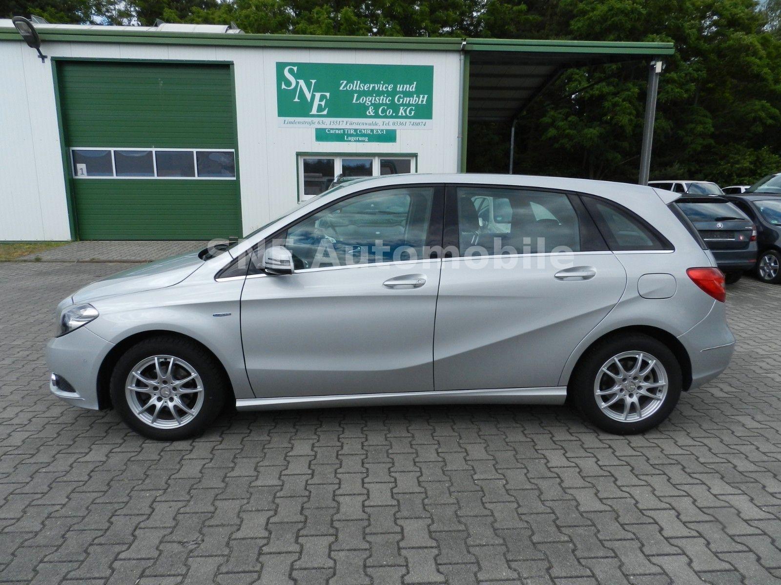 Mercedes-Benz B 180