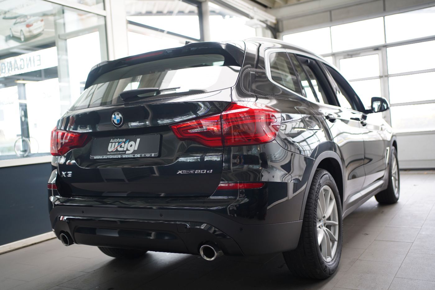 Fahrzeugabbildung BMW X3 xDrive 20d Advantage +Glasdach+HeadUp+HiFi+PD