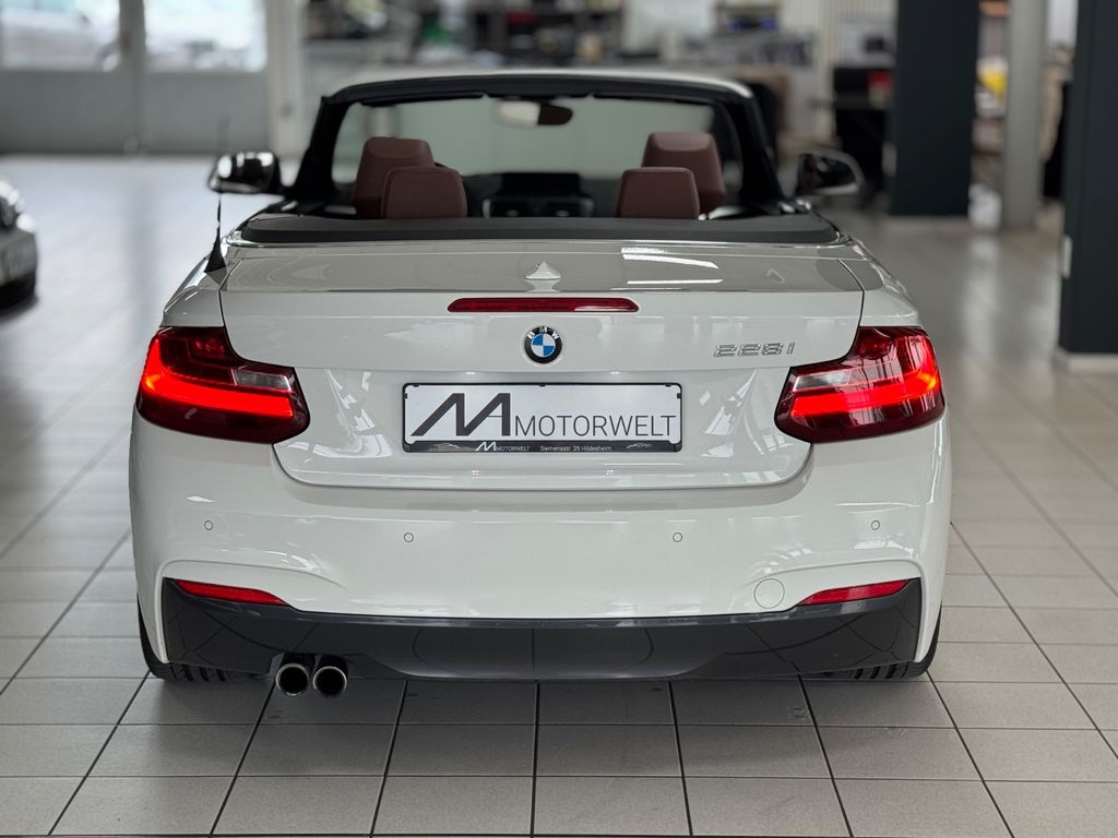 BMW 228 i M Sport Cabrio /DAB/Tempomat/SHZ/Leder BMW 228 i M Sport Cabrio /DAB/Tempomat/SHZ/Leder