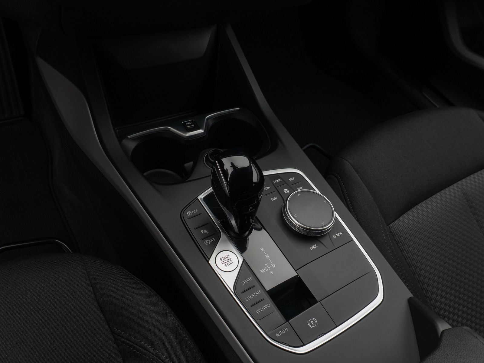 Fahrzeugabbildung BMW 118i Kamera DAB Lordos CockPitPro Lenkrhzg LED