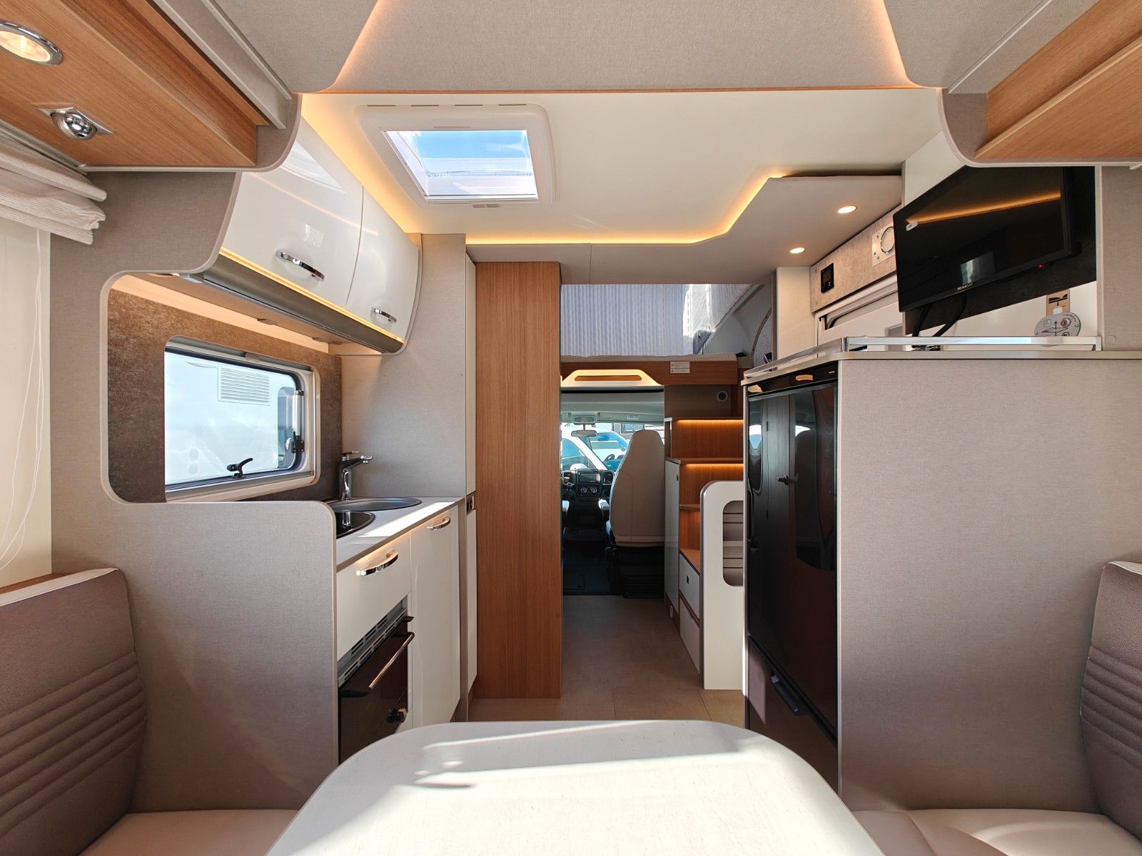 Fahrzeugabbildung Bürstner Lyseo TD Gallery 649 G Harmony Line - Backofen!