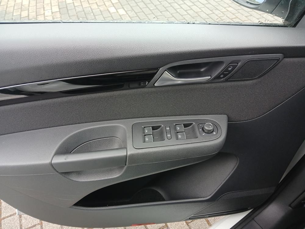 Fahrzeugabbildung SEAT Alhambra TSI Style 7-Si Xenon Navi GRA RFK SH LM