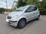 Mercedes-Benz A 140 CLASSIC --- TÜV 10/2026 --- - silberne Mercedes-Benz A 140