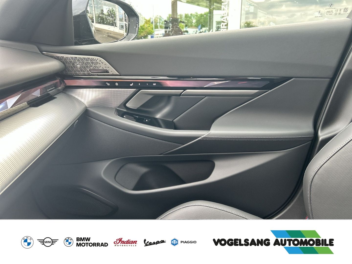 Fahrzeugabbildung BMW 550 e xDrive M Sport Park-Assistent Sportpaket H