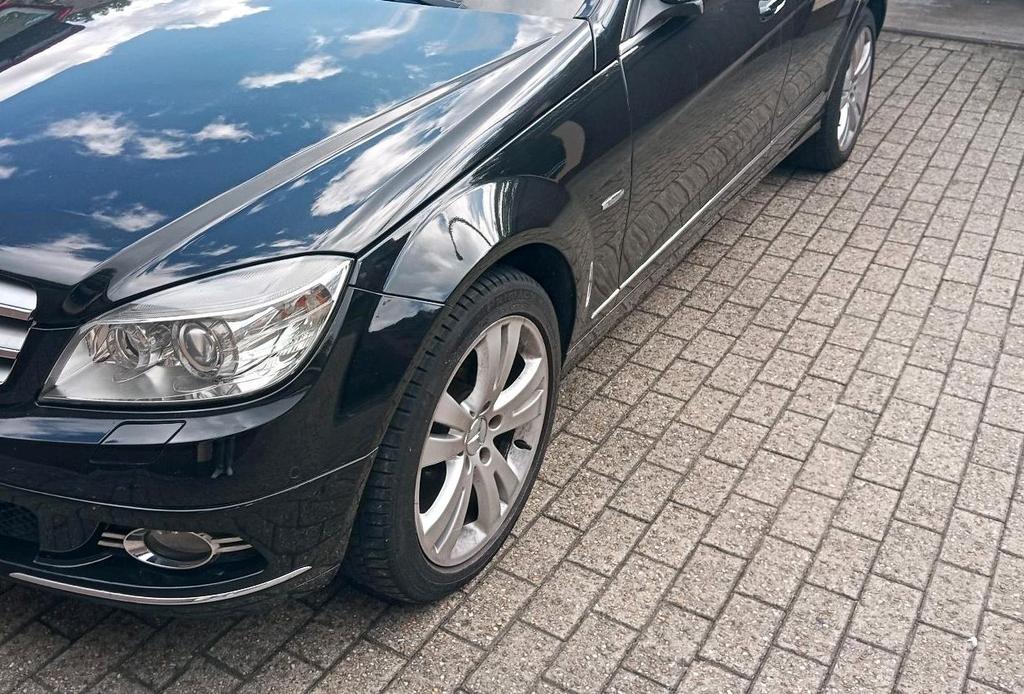 Mercedes-Benz C 220