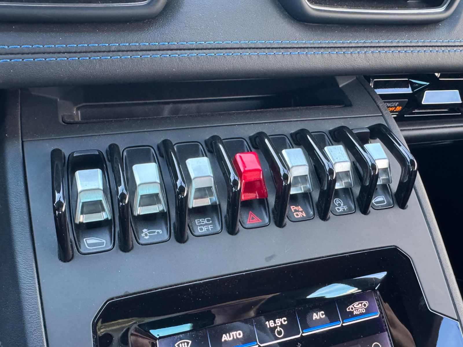 Fahrzeugabbildung Lamborghini Huracán EVO V10 /LIFT/SENSONUM/KAMERA/ACC