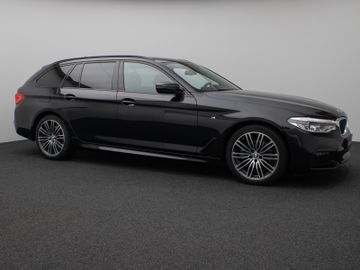 Fahrzeugabbildung BMW 520i Tour M Sport AHK HUD HI-FI  Kamera
