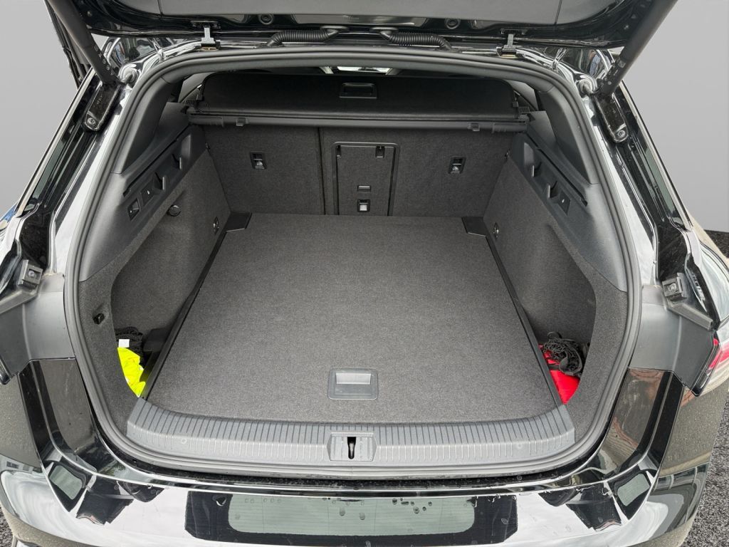 Fahrzeugabbildung Volkswagen ID.7 Tourer 4Motion GTX AHZV DCC Voll