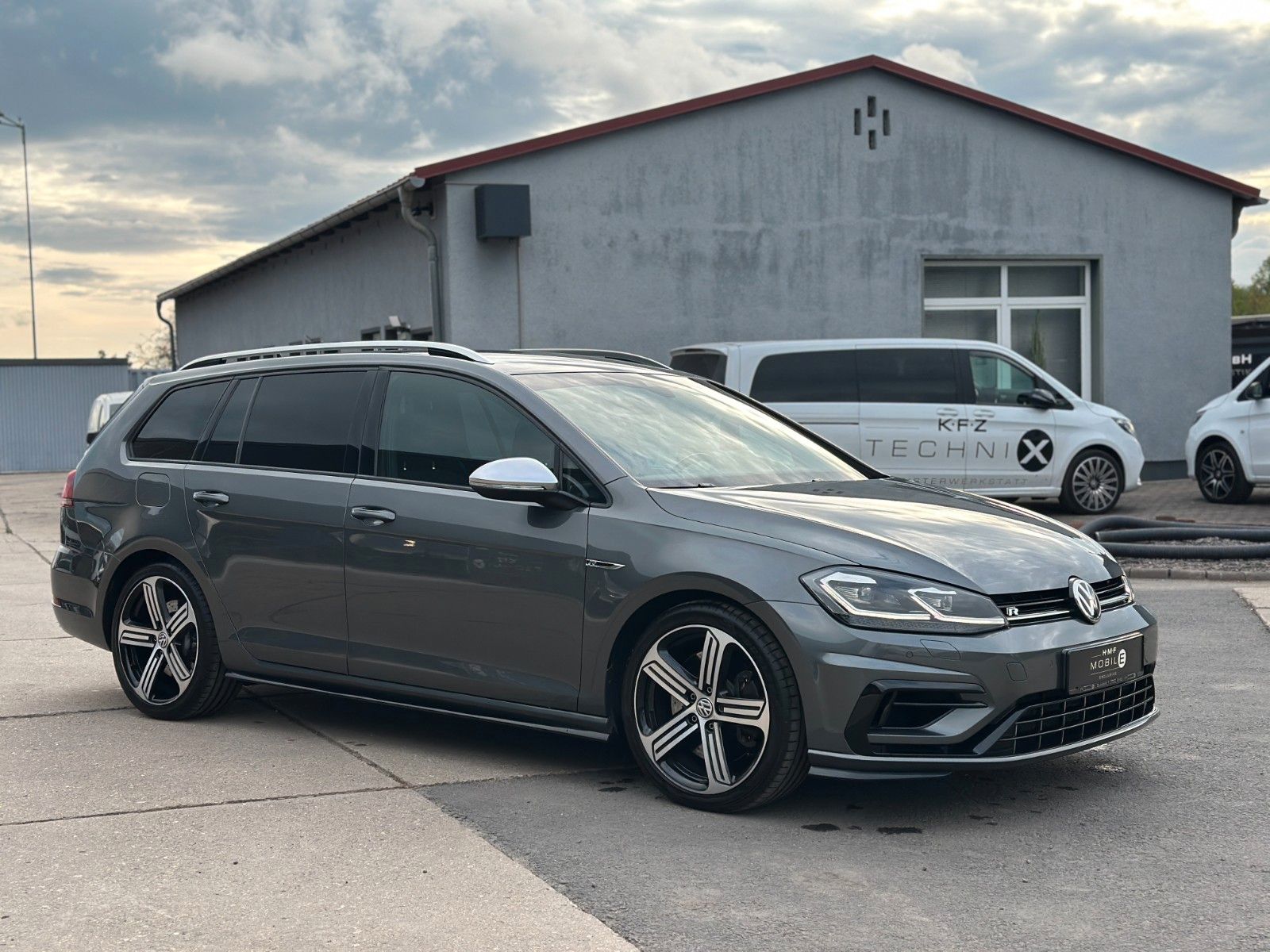 Volkswagen Golf 7 Variant R 4Motion / DYNAUDIO imagem 3