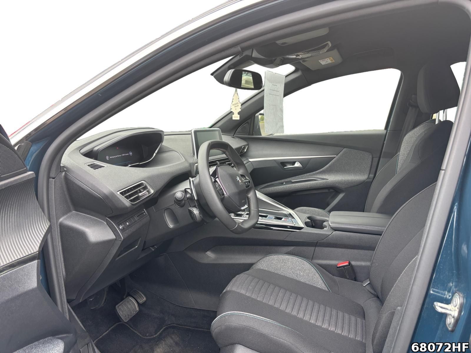 Fahrzeugabbildung Peugeot 3008 Active Mild-Hybrid +ALLWETTER+CARPLAY+LED+