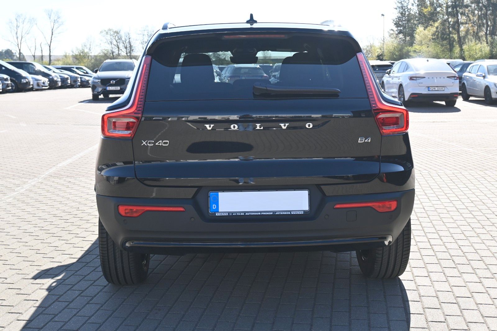 Fahrzeugabbildung Volvo XC40 B4 DKG Plus Dark*STDHZG*360*Pixel*ACC