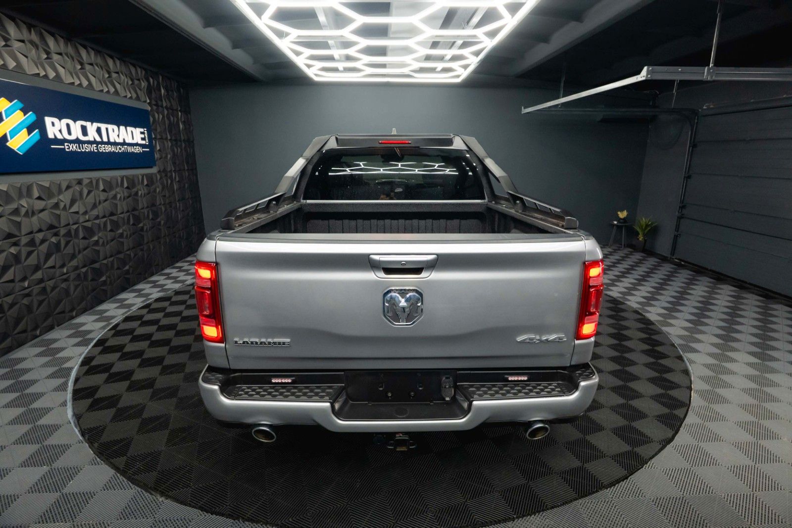 Fahrzeugabbildung Dodge RAM 5.7 V8 HEMI 4x4 LARAMIE Limited Offroad LED