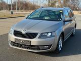 Skoda Octavia 2.0 TDI 4x4 TÜV 07.2027 Abstand Spurhalt