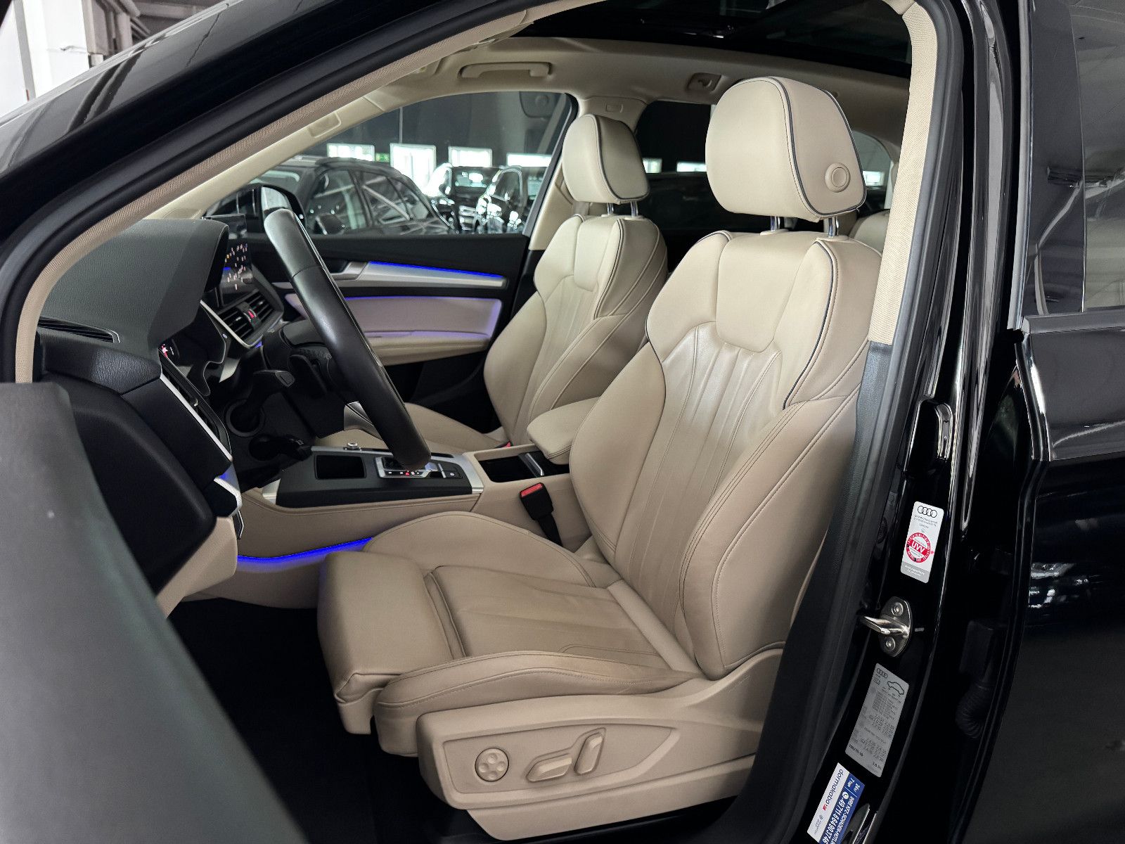 Fahrzeugabbildung Audi Q5 TDI 4X4 ADVANCED SPORT PANO MATRIX B&0 VOLL