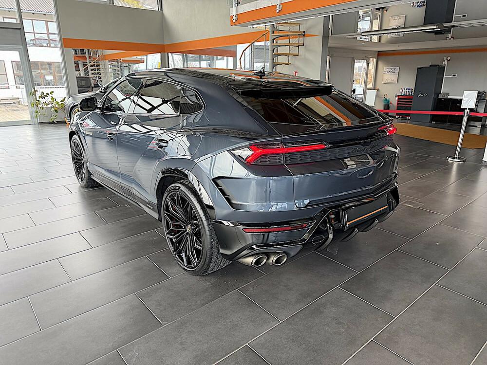 Lamborghini Urus SE Grigio Crater Black Top