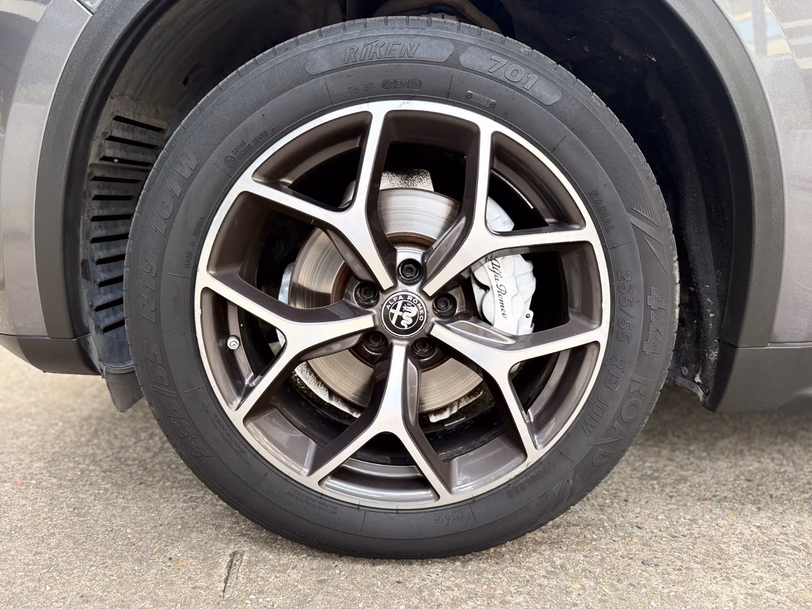 ALFA ROMEO STELVIO 2.2 DIESEL Q4 209ch SUPER - INTÉRIEUR CUIR - GPS - CAMÉRA - SIÈGES CHAUFFANTS ÉLECTRIQUES