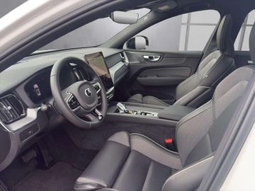 Volvo XC60 B5 AWD Plus Black Edition Facelift