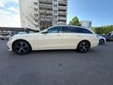 Mercedes-Benz E 220 d T Autom. - - Mercedes-Benz E 220: Beige