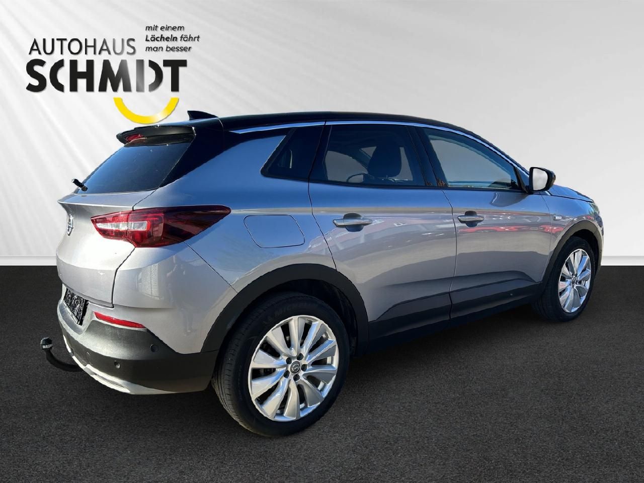 Fahrzeugabbildung Opel Grandland Ultimate 1.6 AT, AHK